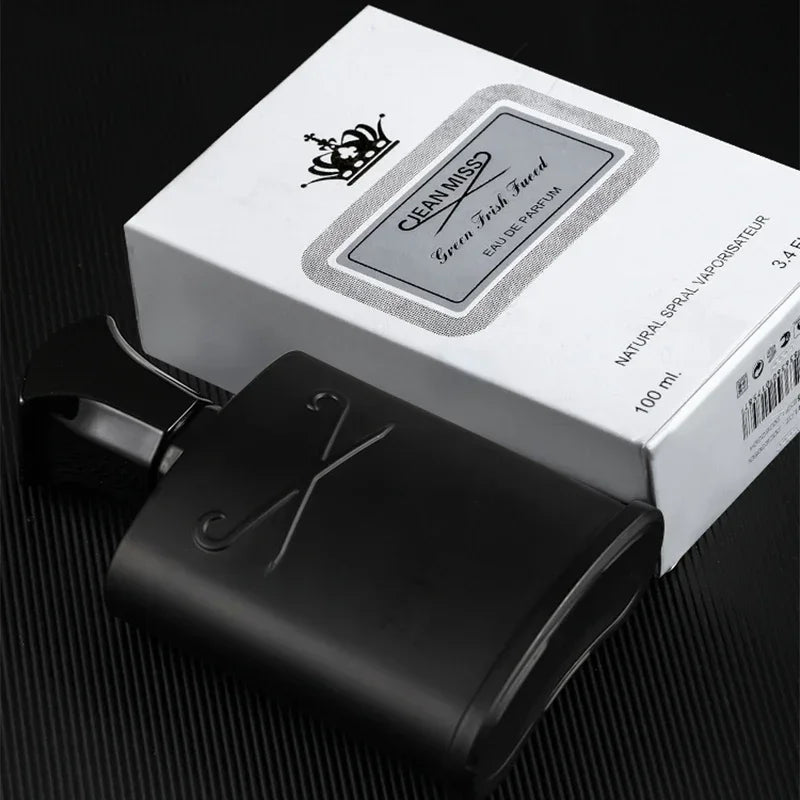 100ml Eau De Parfum of Creed's Silver Mountain Water. This luxury brand men's perfume offers a refreshing and light scent, with